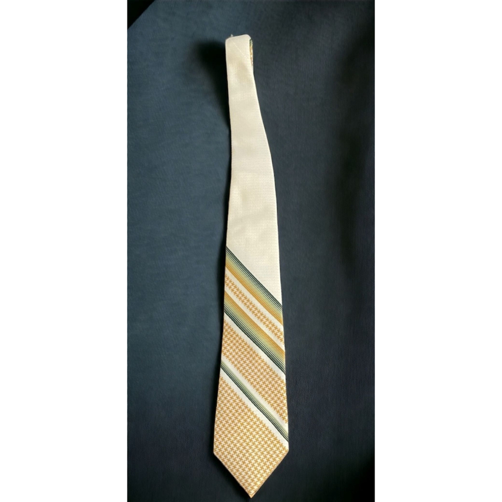 Men's Wembley Tie One Size White Gold Green Good for brown olive or black suit